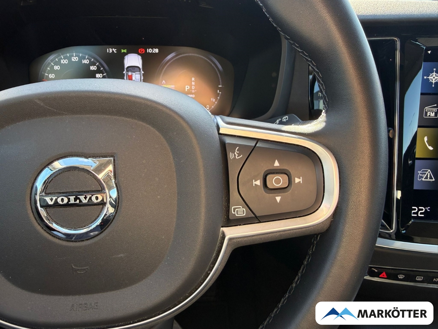 Fahrzeugabbildung Volvo V60 T6 AWD Core Recharge ACC/AHK/CAM/TEMP/LED