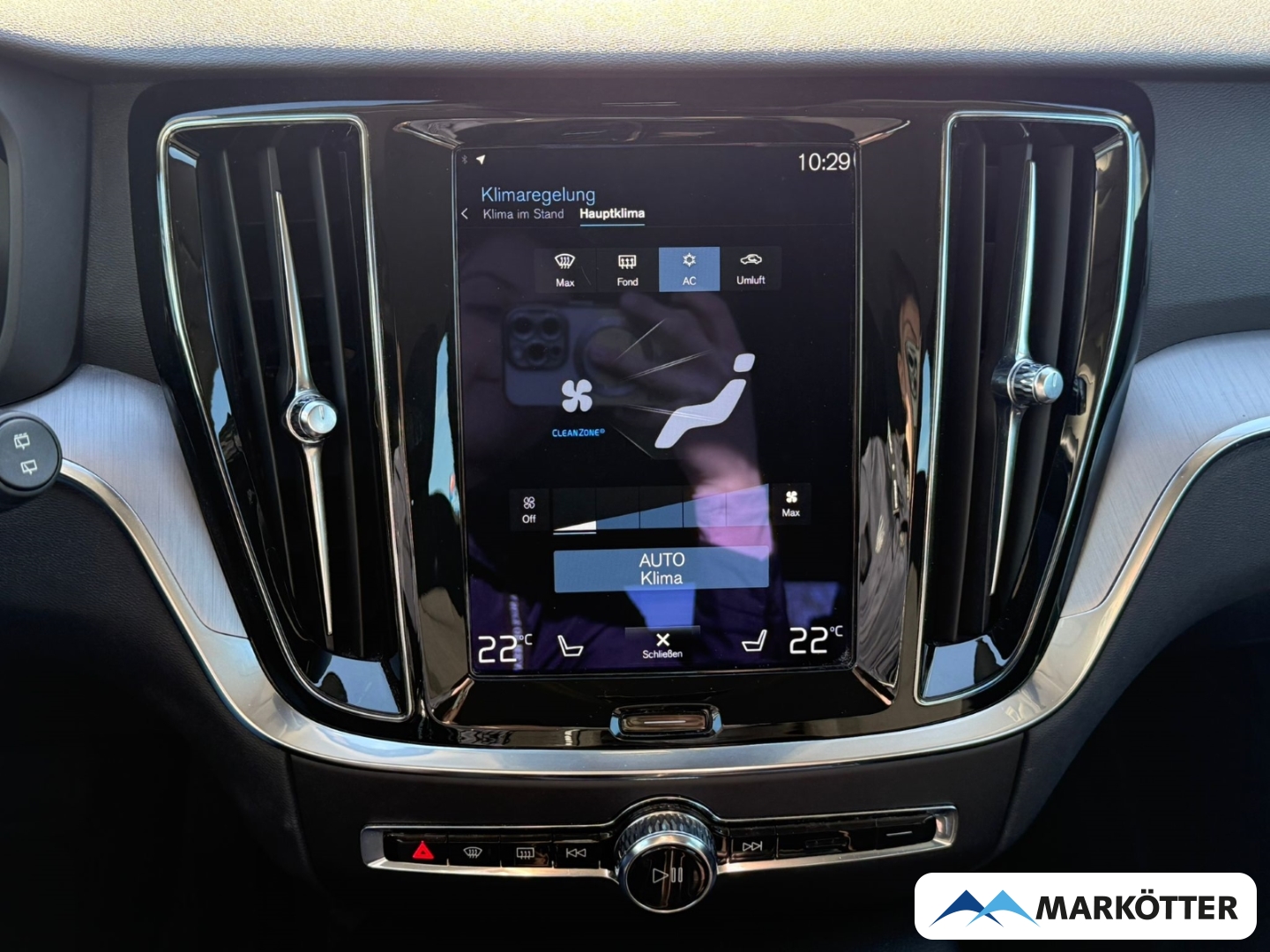 Fahrzeugabbildung Volvo V60 T6 AWD Core Recharge ACC/AHK/CAM/TEMP/LED