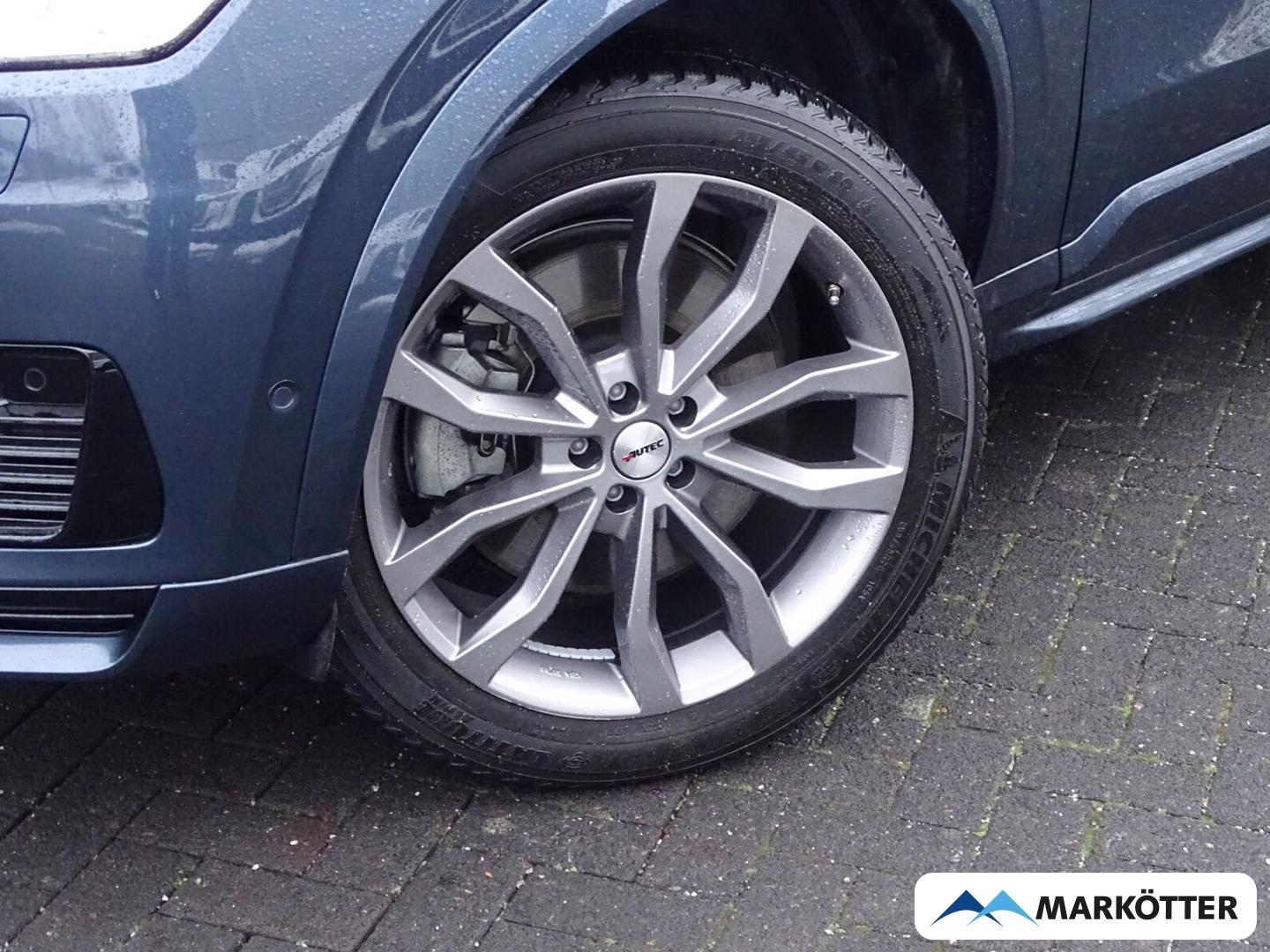 Fahrzeugabbildung Volvo XC90 Ultimate Dark Recharge AWD 7-Sitzer/ACC/LED