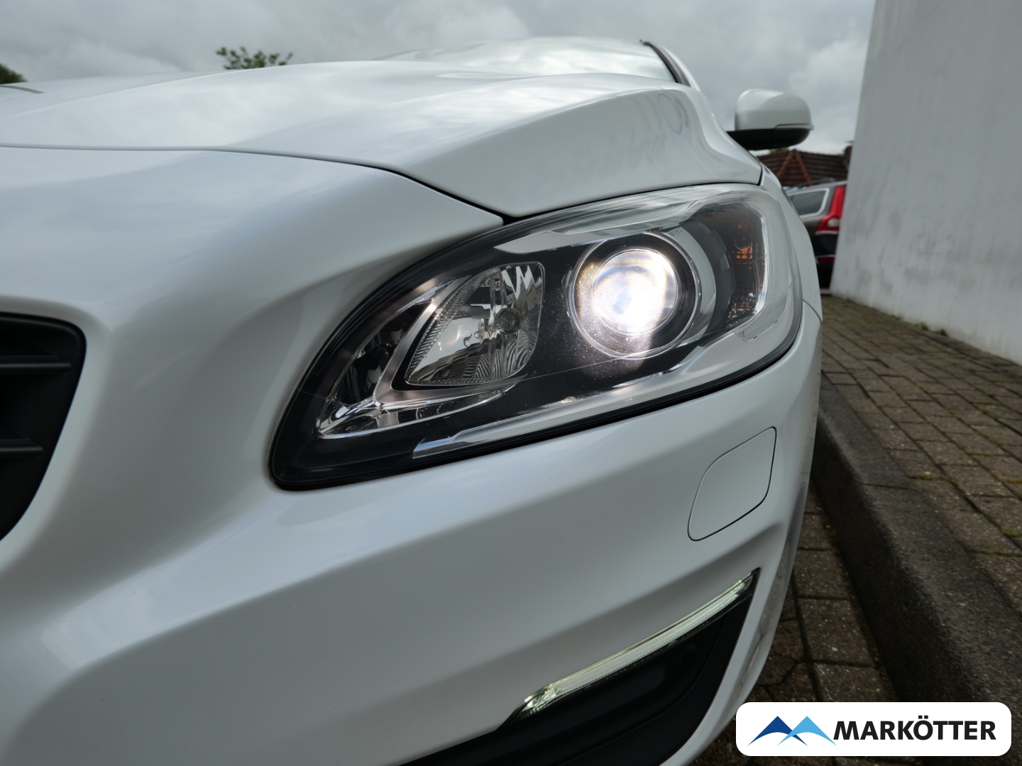 Fahrzeugabbildung Volvo V60 D4 Linje Business /Scheckheftgepflegt/CAM/