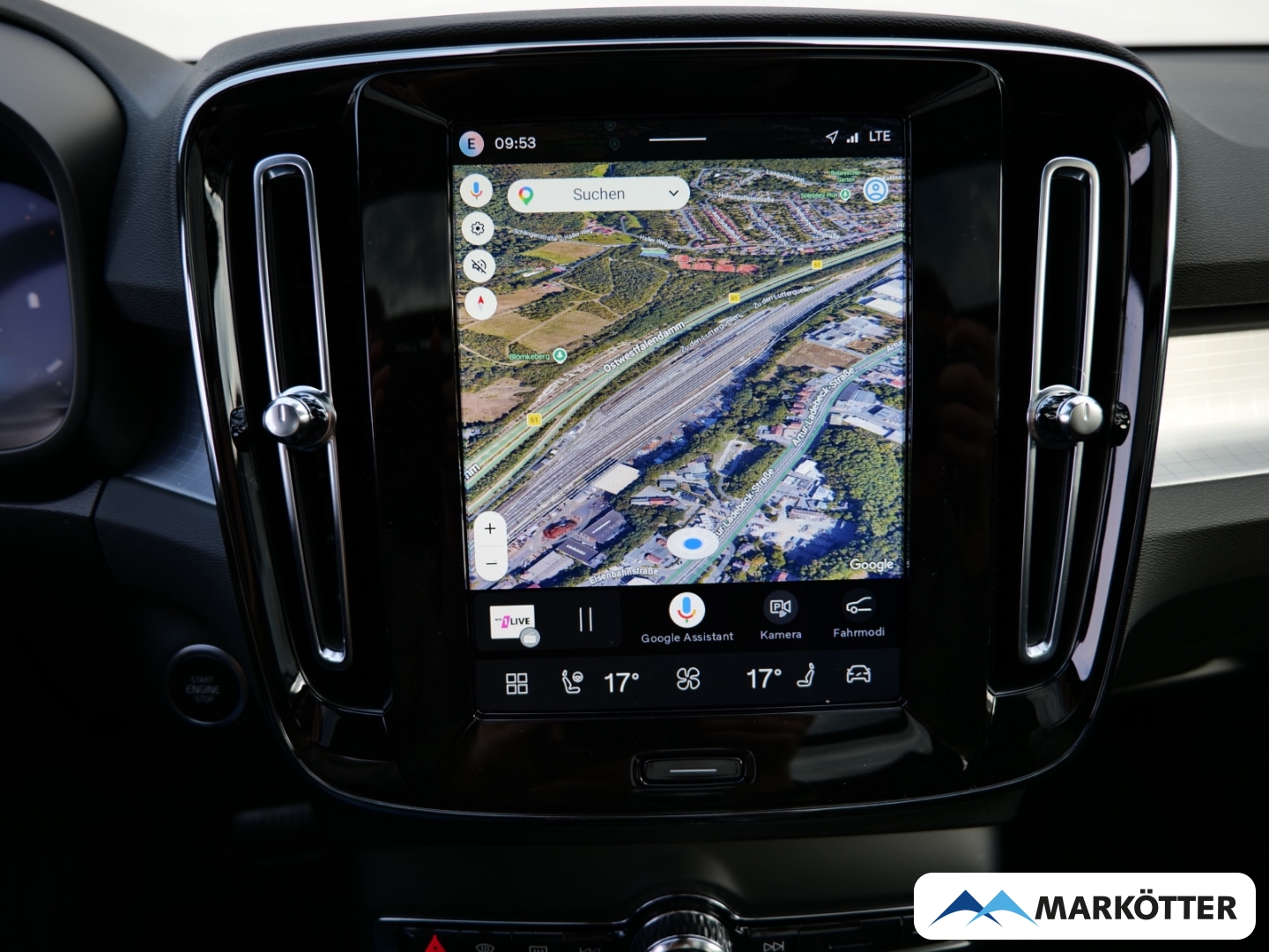 Fahrzeugabbildung Volvo XC40 Plus Black Edition B3/Pano/STHZ/LED-Paket