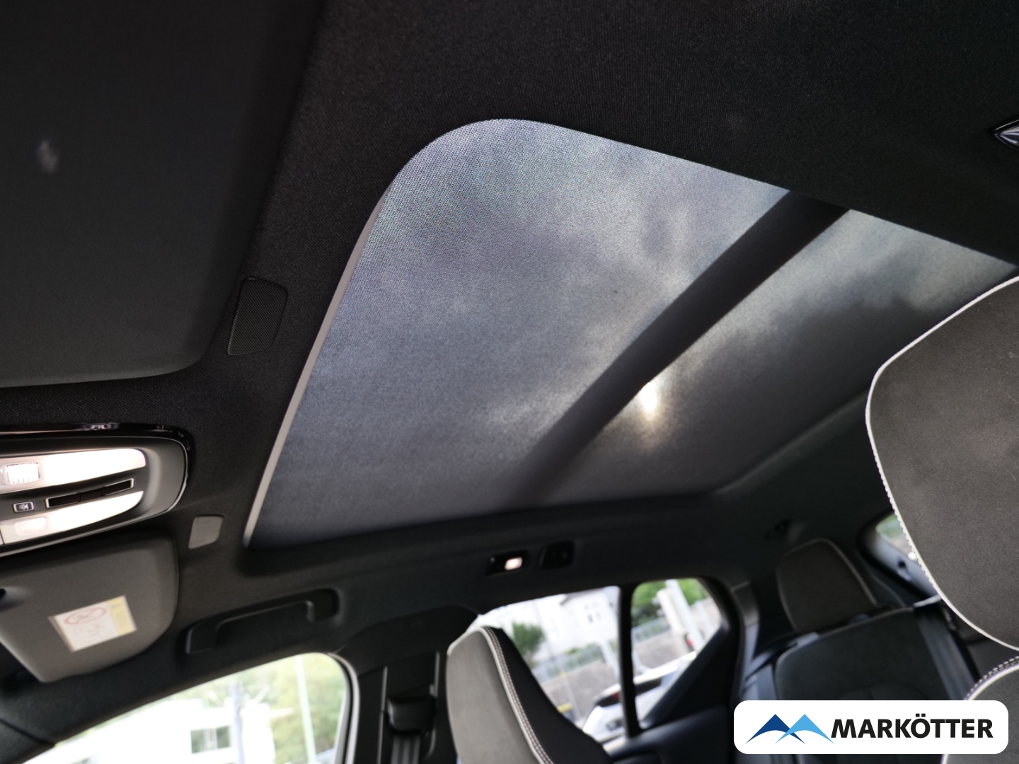 Fahrzeugabbildung Volvo XC40 Plus Black Edition B3/Pano/STHZ/LED-Paket