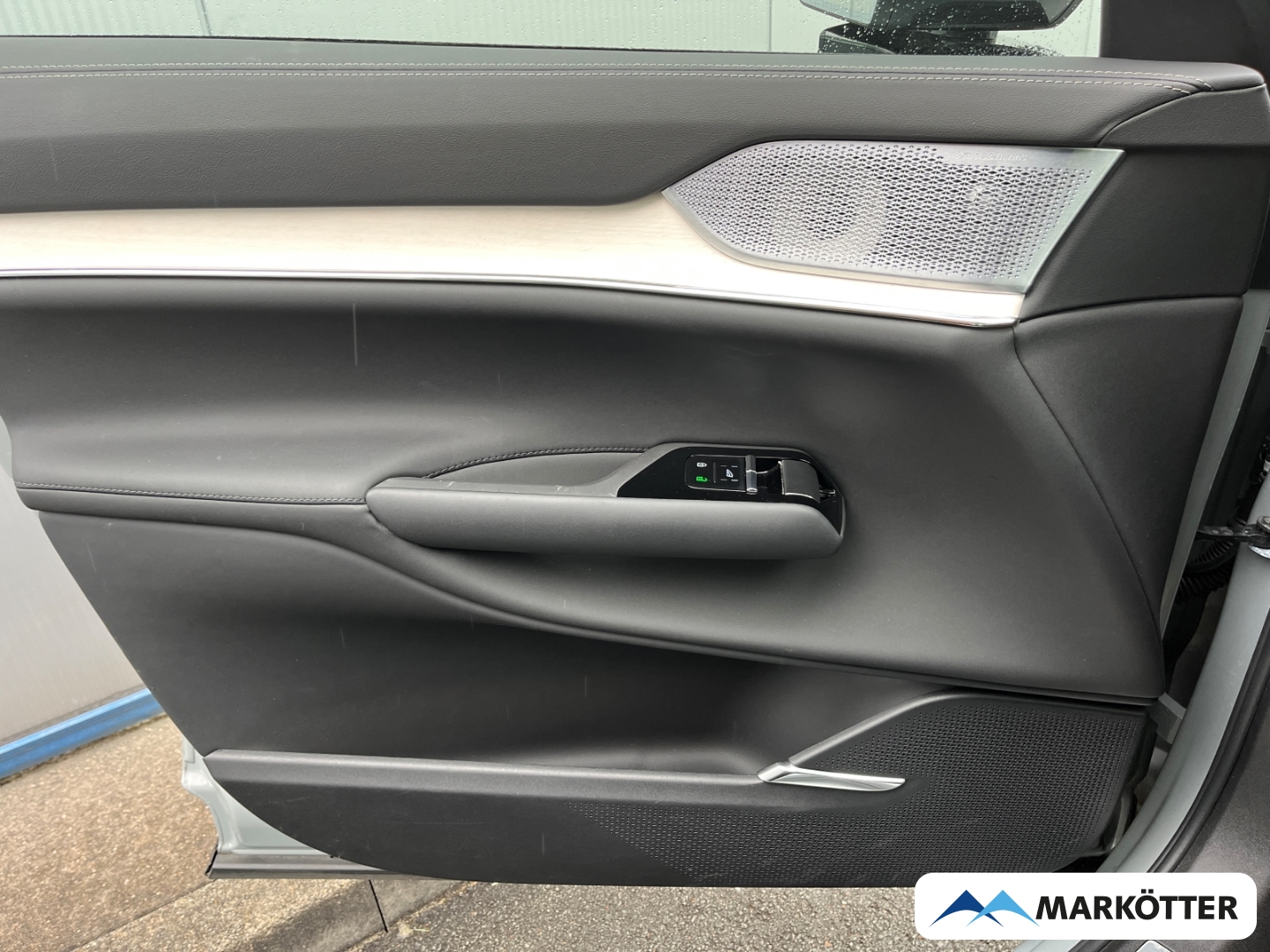 Fahrzeugabbildung Volvo EX90 Ultra Twin Performance AWD/B&W/7-Sitzer/22''