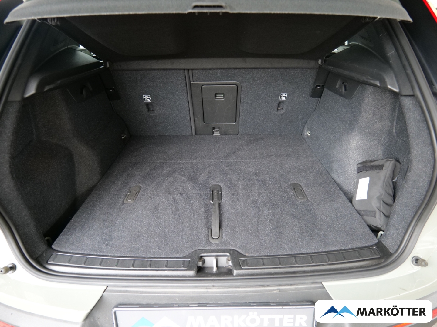 Fahrzeugabbildung Volvo XC40 Single Motor Ultimate AHK/STHZ/360CAM/BLIS