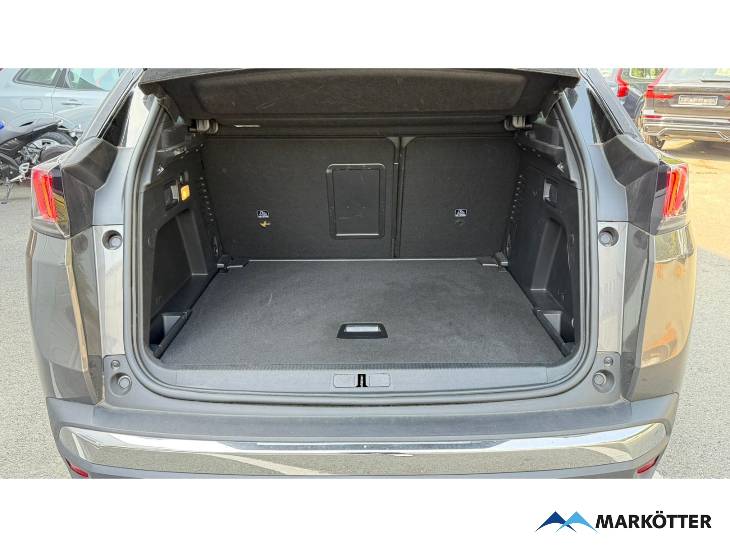 Fahrzeugabbildung Peugeot 3008 GT 1.2 PureTech 130 EU6d/ACC/CAM/SHZ/BLIS