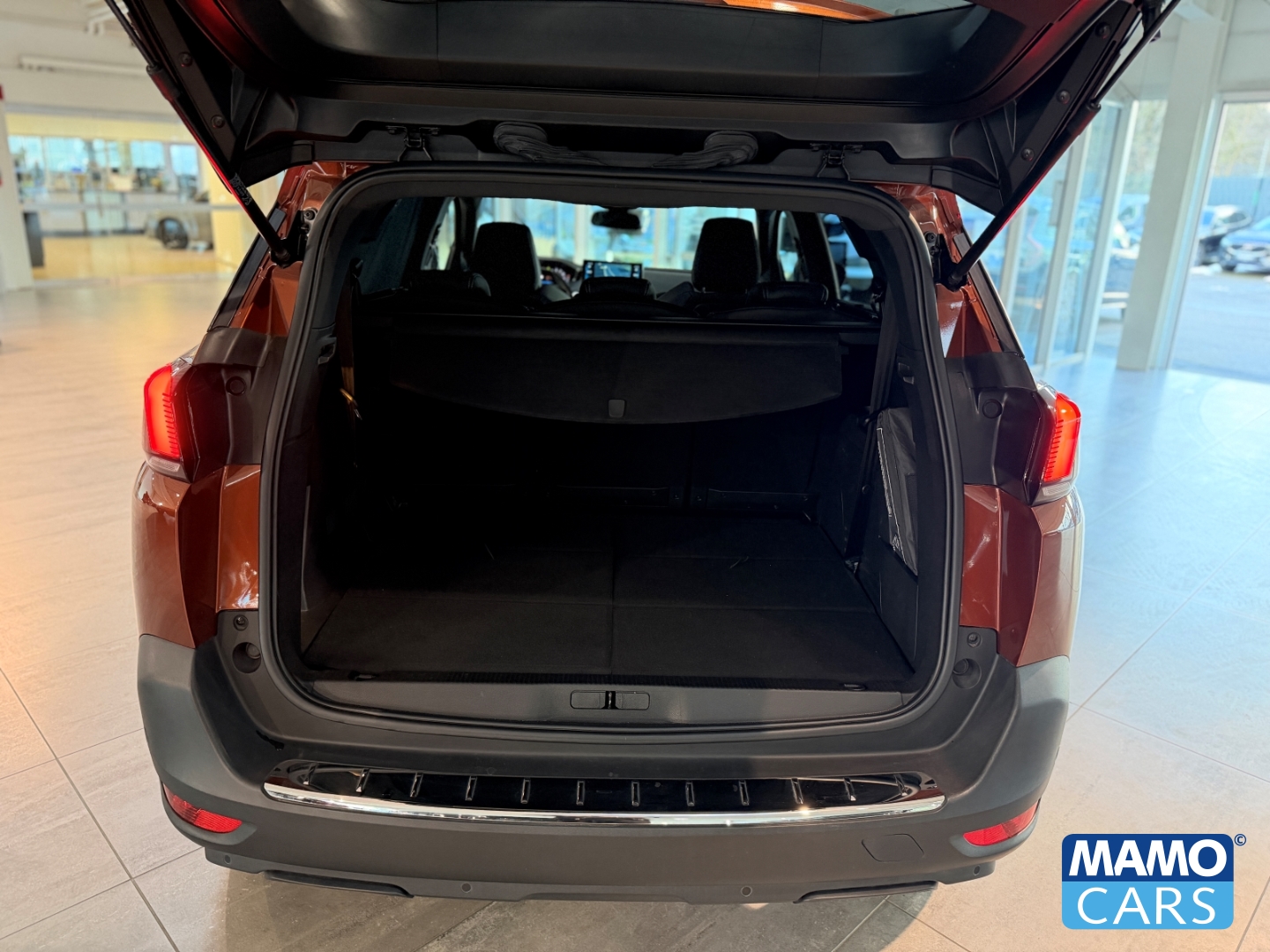 Fahrzeugabbildung Peugeot 5008 AllurePack,1.2 PureTech130 ab 1,99%/TEMP/CAM/SHZ/LED