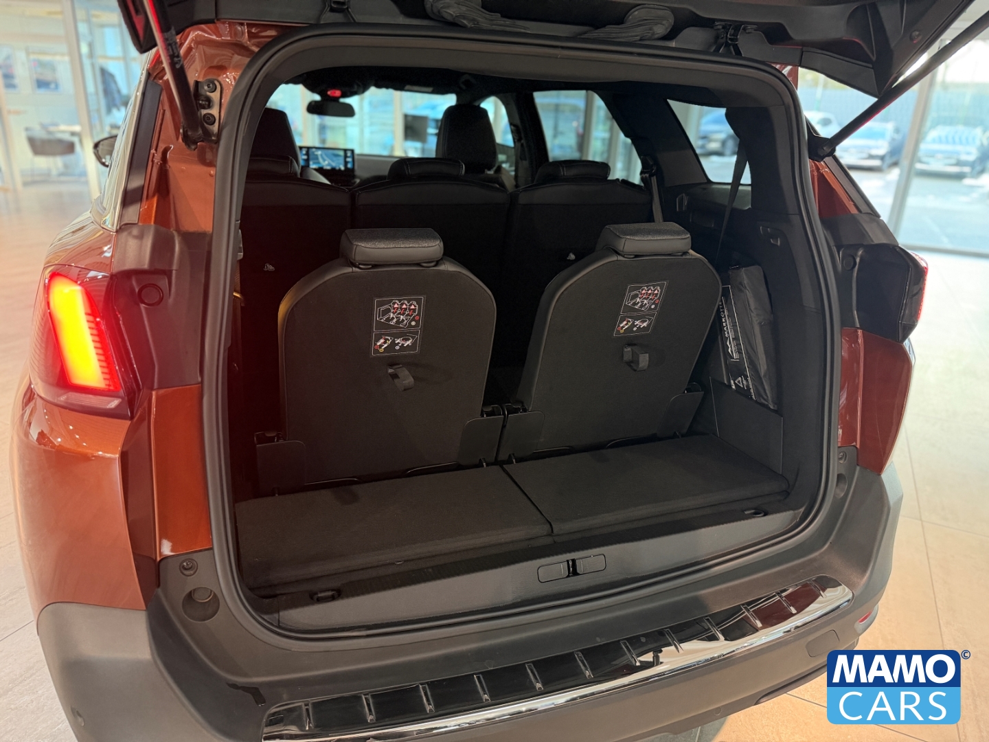 Fahrzeugabbildung Peugeot 5008 AllurePack,1.2 PureTech130 ab 1,99%/TEMP/CAM/SHZ/LED