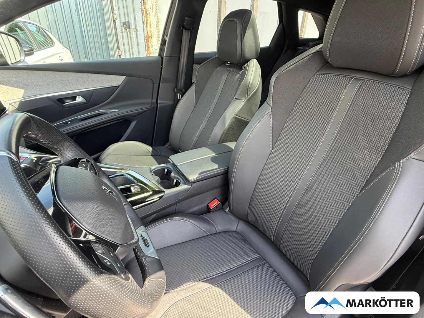 Fahrzeugabbildung Peugeot 3008 GT ACC/BLIS/CARPLY/360CAM/PANO/NAVI/LED
