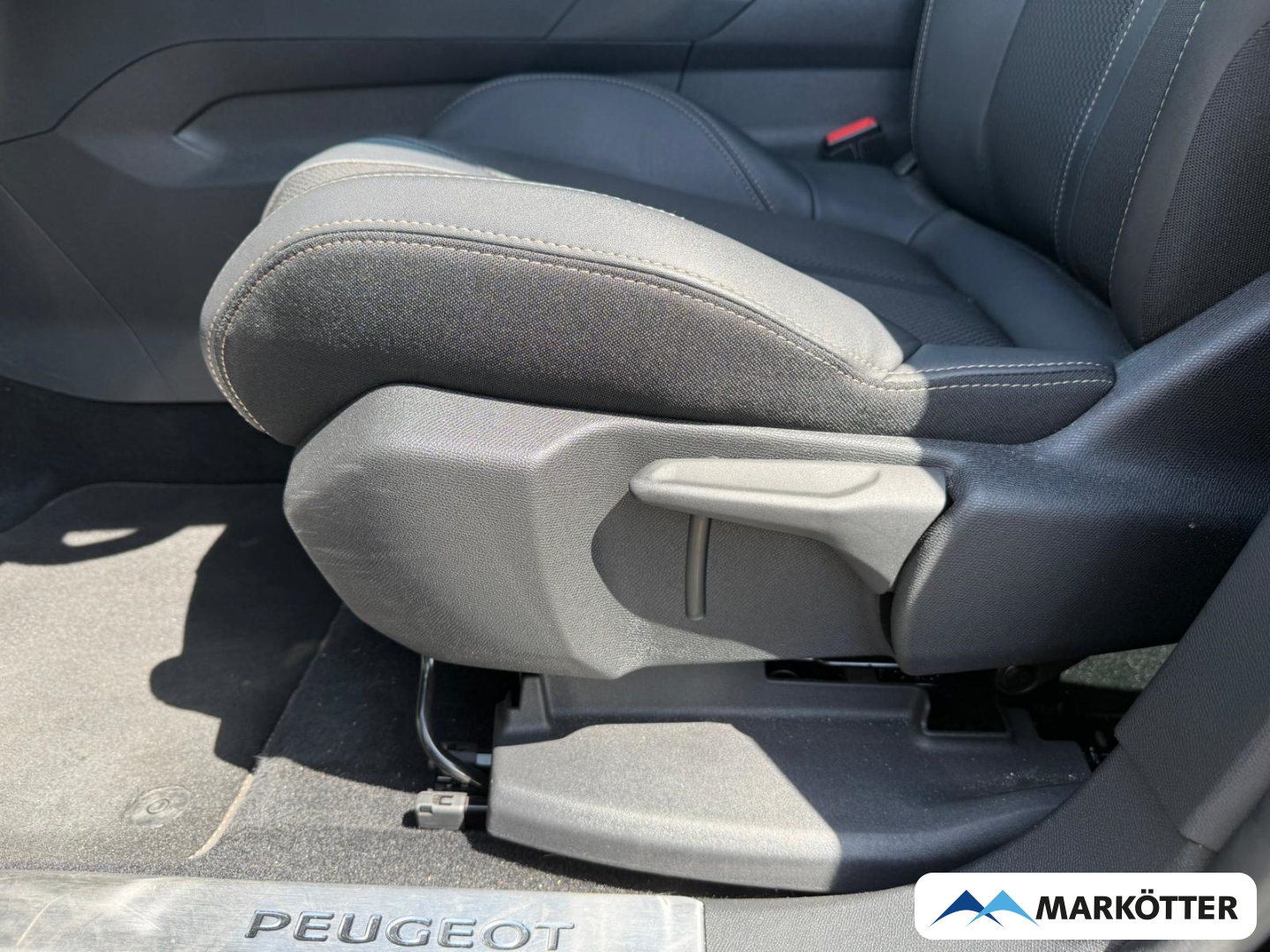 Fahrzeugabbildung Peugeot 3008 GT ACC/BLIS/CARPLY/360CAM/PANO/NAVI/LED