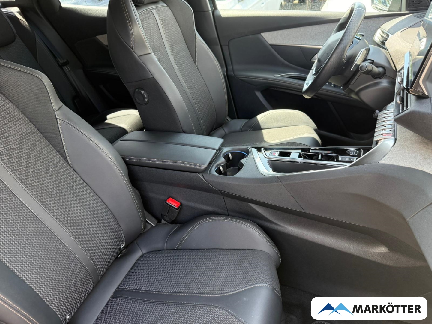 Fahrzeugabbildung Peugeot 3008 GT ACC/BLIS/CARPLY/360CAM/PANO/NAVI/LED