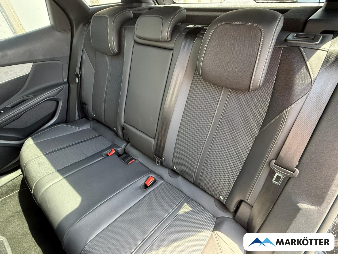 Fahrzeugabbildung Peugeot 3008 GT ACC/BLIS/CARPLY/360CAM/PANO/NAVI/LED