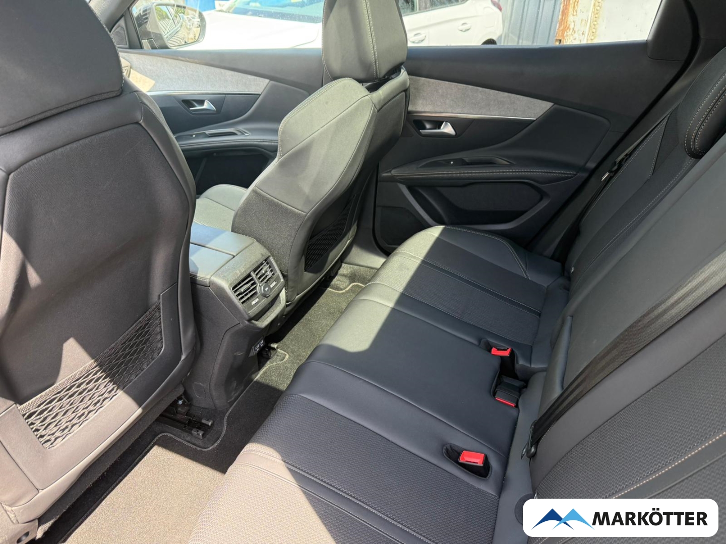 Fahrzeugabbildung Peugeot 3008 GT ACC/BLIS/CARPLY/360CAM/PANO/NAVI/LED