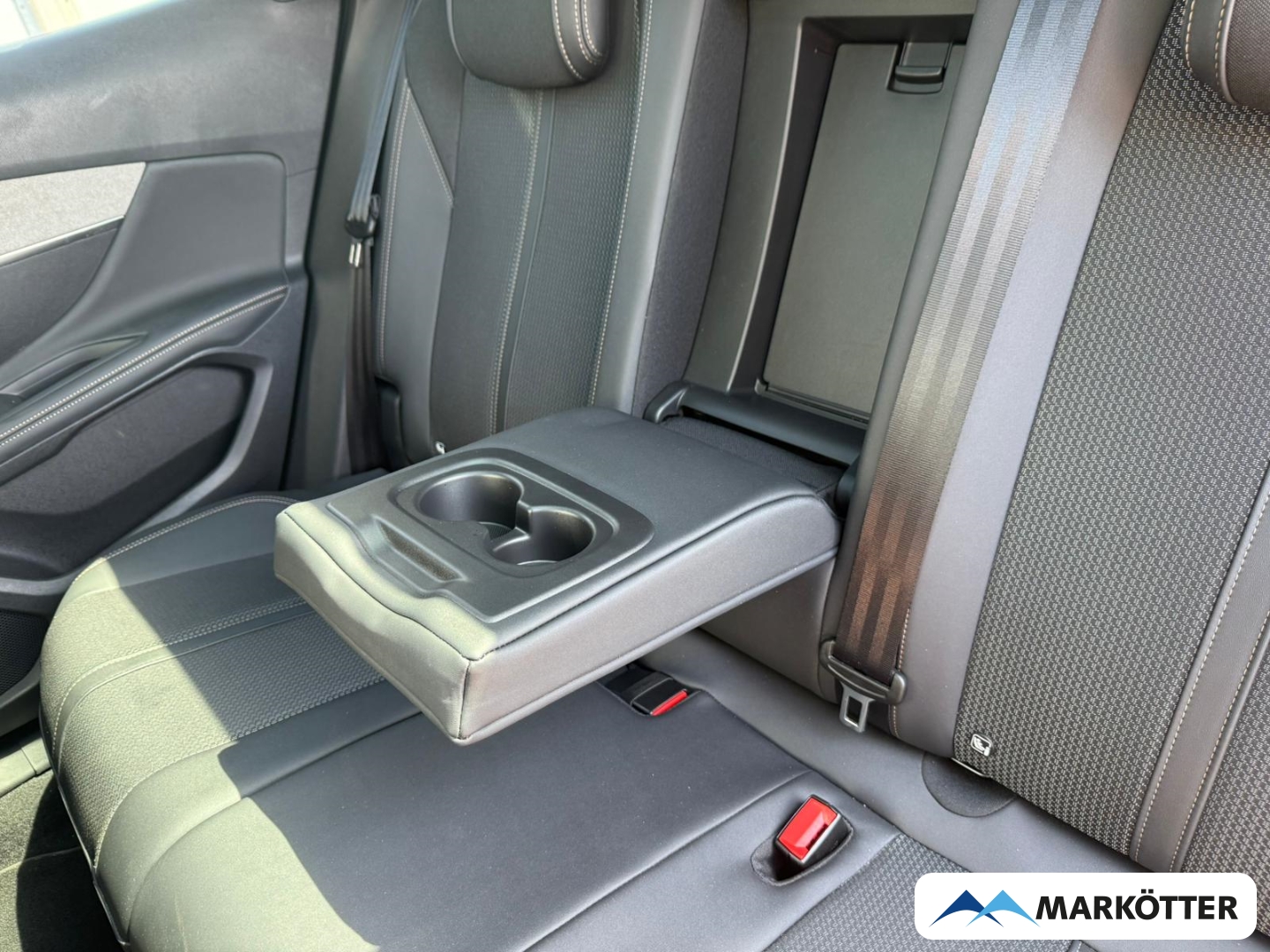 Fahrzeugabbildung Peugeot 3008 GT ACC/BLIS/CARPLY/360CAM/PANO/NAVI/LED