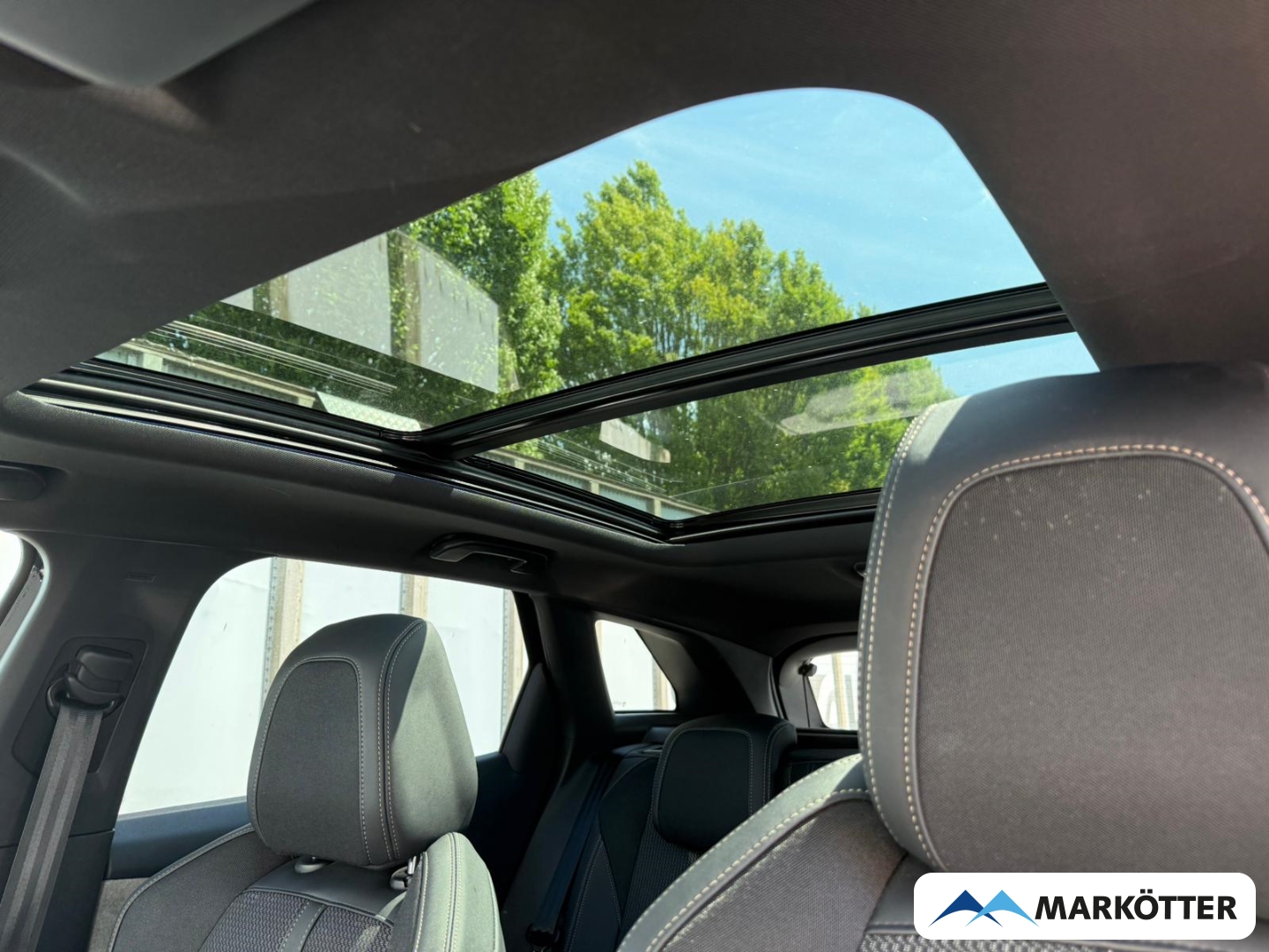 Fahrzeugabbildung Peugeot 3008 GT ACC/BLIS/CARPLY/360CAM/PANO/NAVI/LED