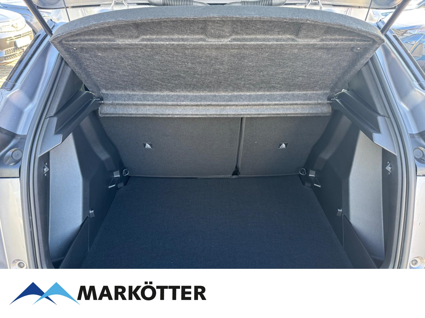 Fahrzeugabbildung Peugeot 2008 Hybrid 136 Allure/360°CAM/ACC/Allwetterbereifung