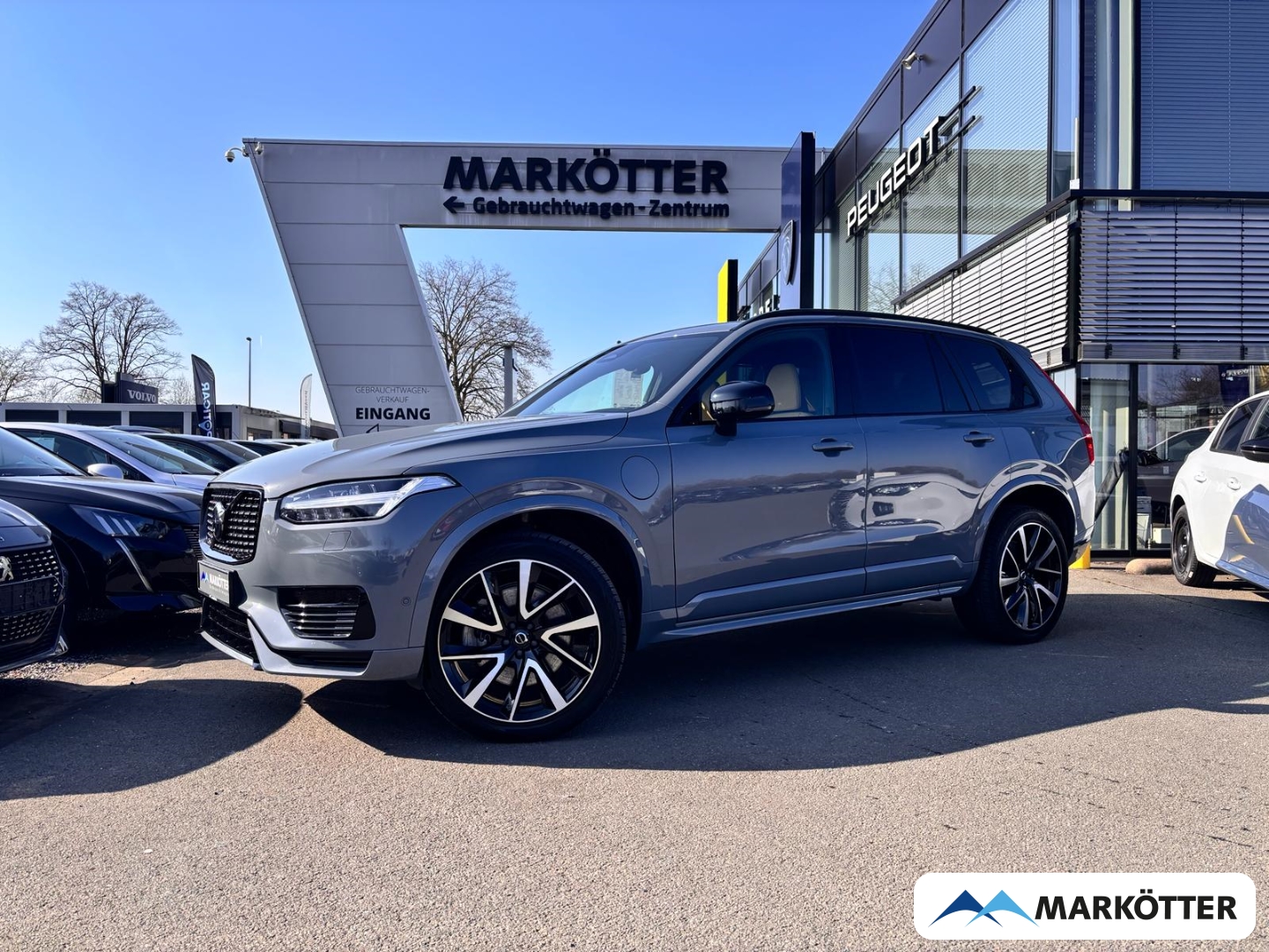 Fahrzeugabbildung Volvo XC90 AWD Ultimate Dark Recharge 7-Sitzer FOUR-C