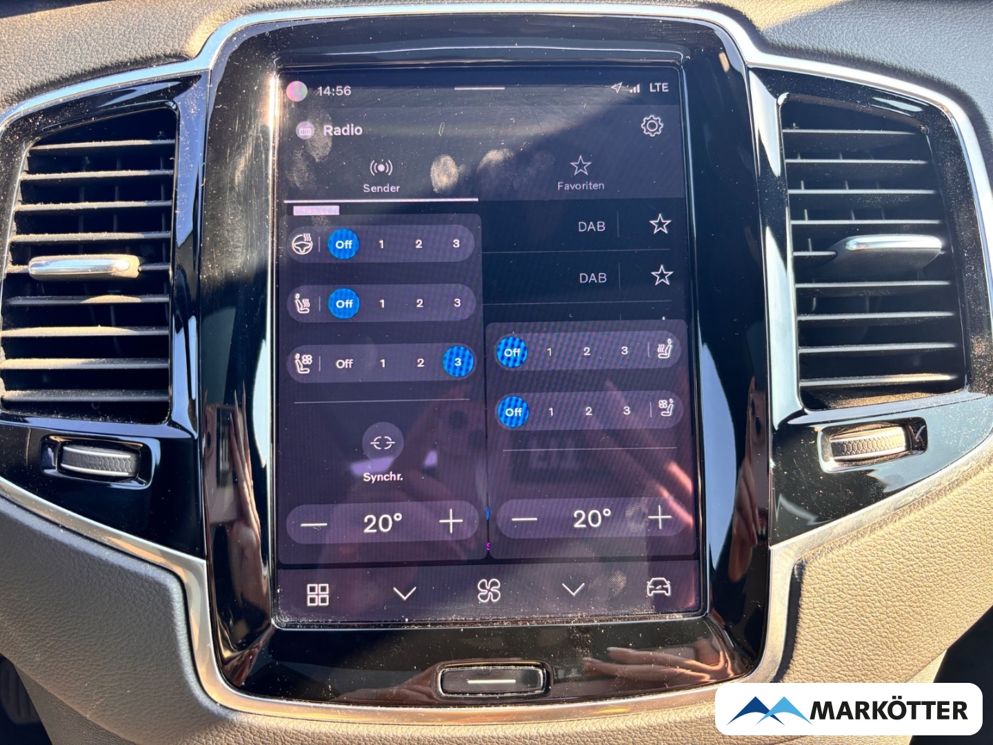 Fahrzeugabbildung Volvo XC90 AWD Ultimate Dark Recharge 7-Sitzer FOUR-C