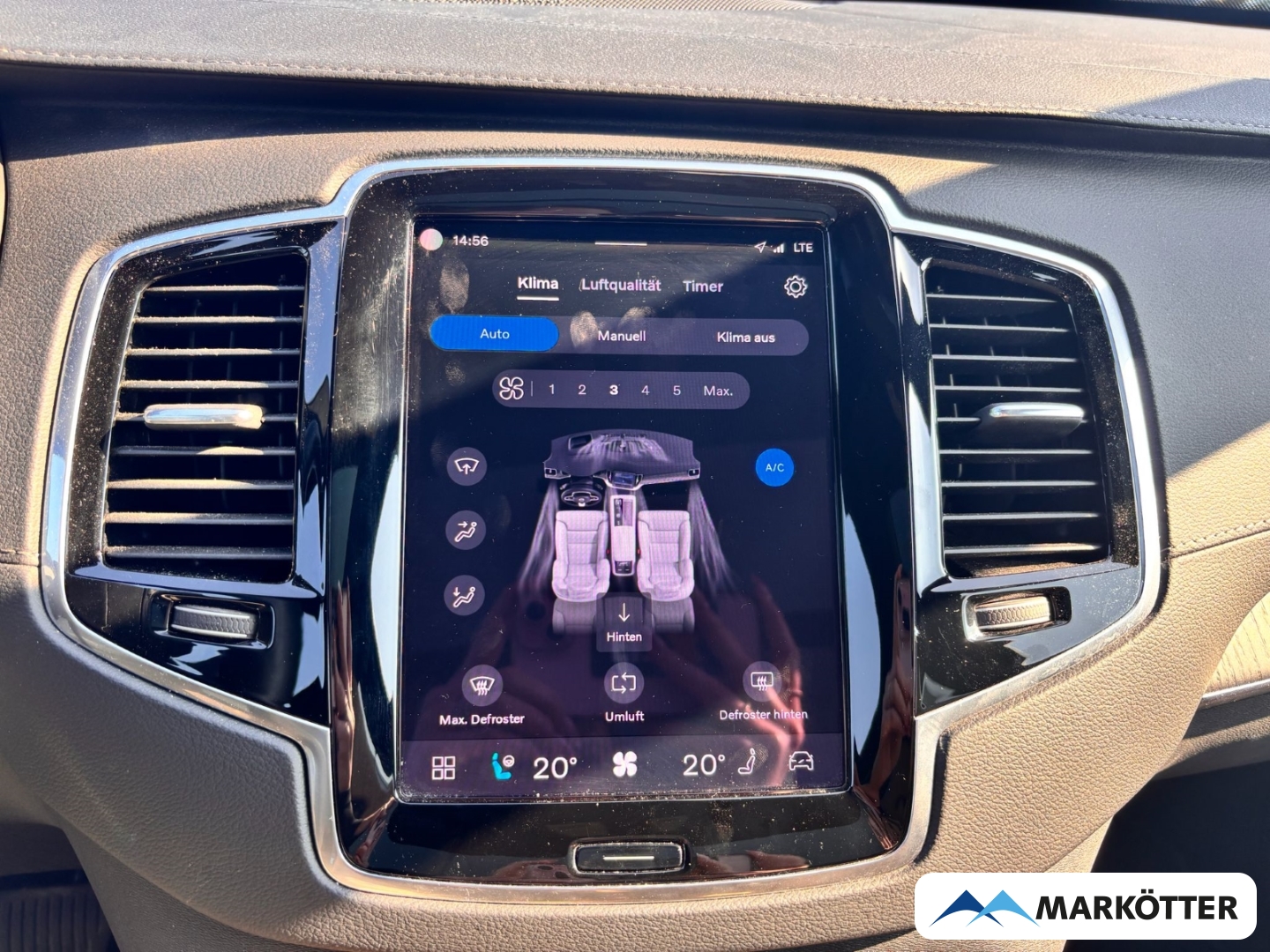 Fahrzeugabbildung Volvo XC90 AWD Ultimate Dark Recharge 7-Sitzer FOUR-C