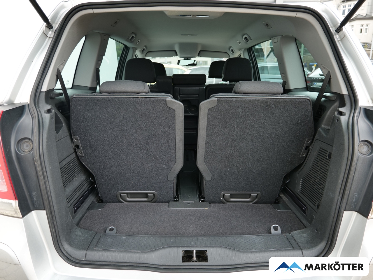 Fahrzeugabbildung Opel Zafira B 1.8 Family Plus 7-Sitzer/BI-Xenon