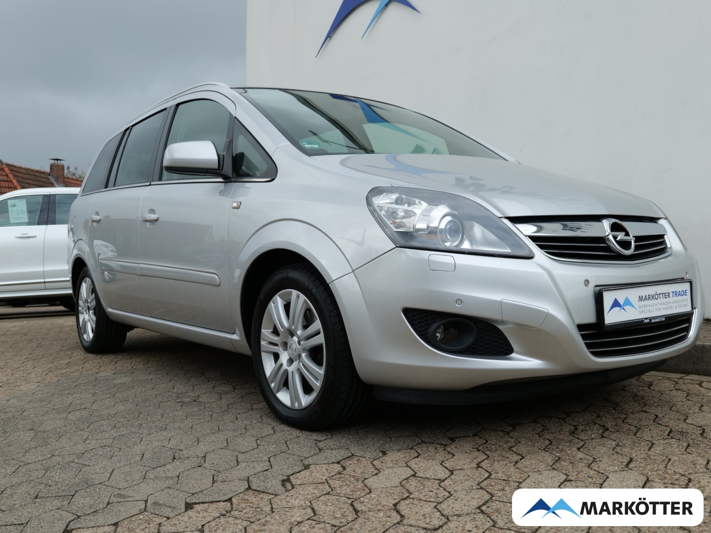 Fahrzeugabbildung Opel Zafira B 1.8 Family Plus 7-Sitzer/BI-Xenon