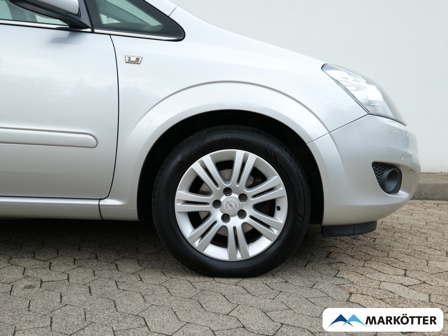 Fahrzeugabbildung Opel Zafira B 1.8 Family Plus 7-Sitzer/BI-Xenon