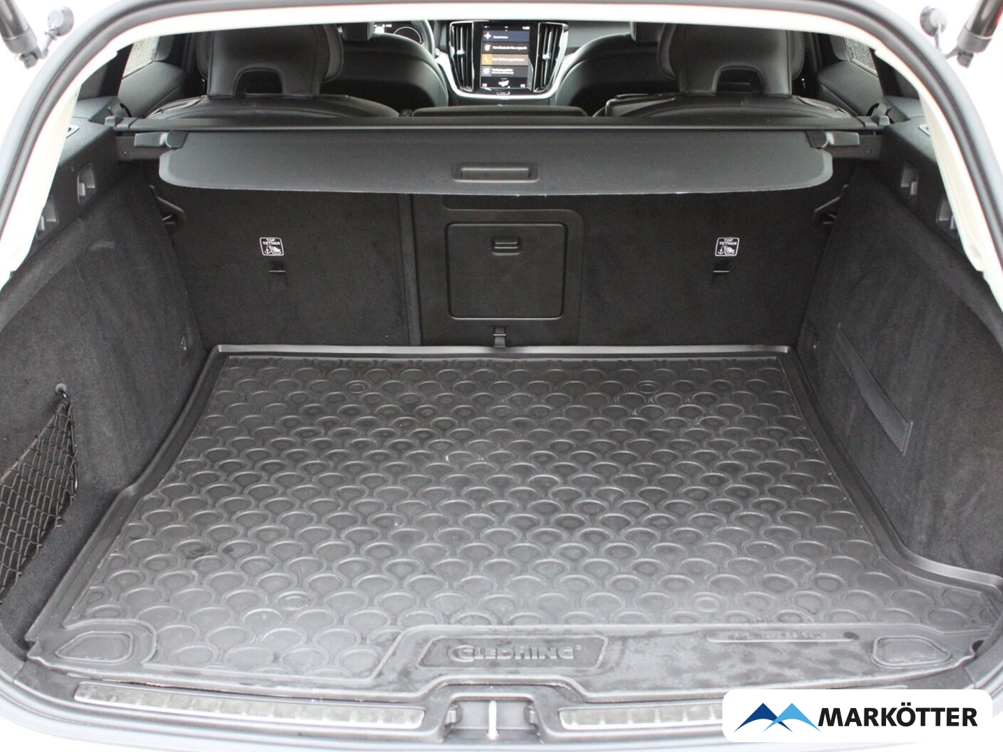 Fahrzeugabbildung Volvo V60 T6 Momentum Pro Plug-In Hybrid AWD/360Cam