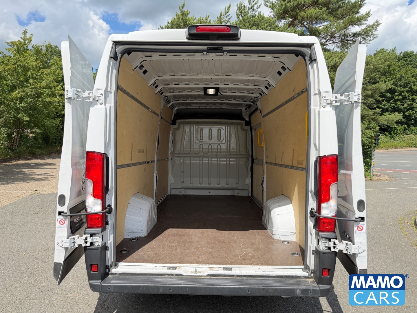 Fahrzeugabbildung Opel Movano Kasten 3.5t L4H2 BlueHDI 140 TEMP/CAM