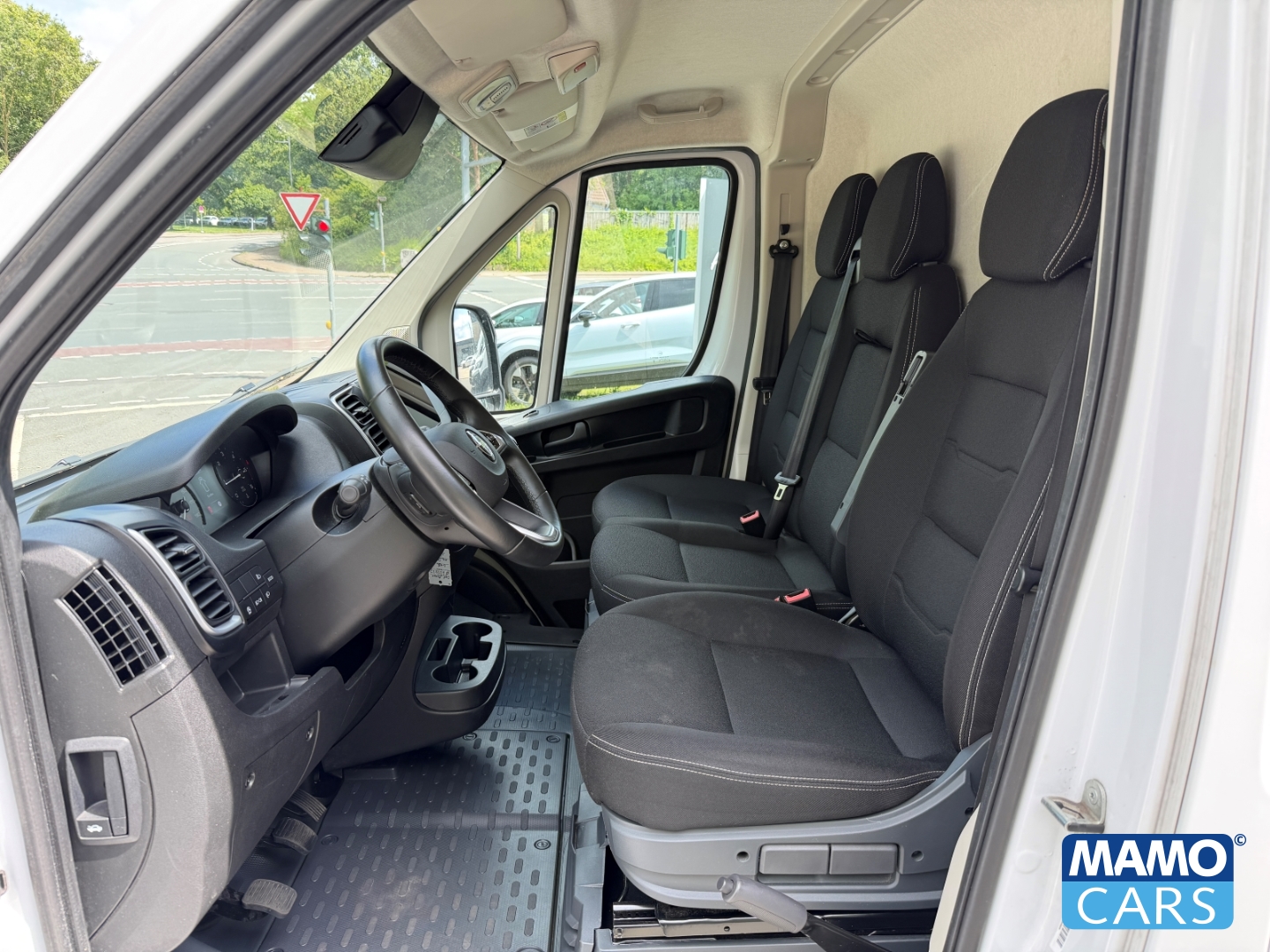 Fahrzeugabbildung Opel Movano Kasten 3.5t L4H2 BlueHDI 140 TEMP/CAM
