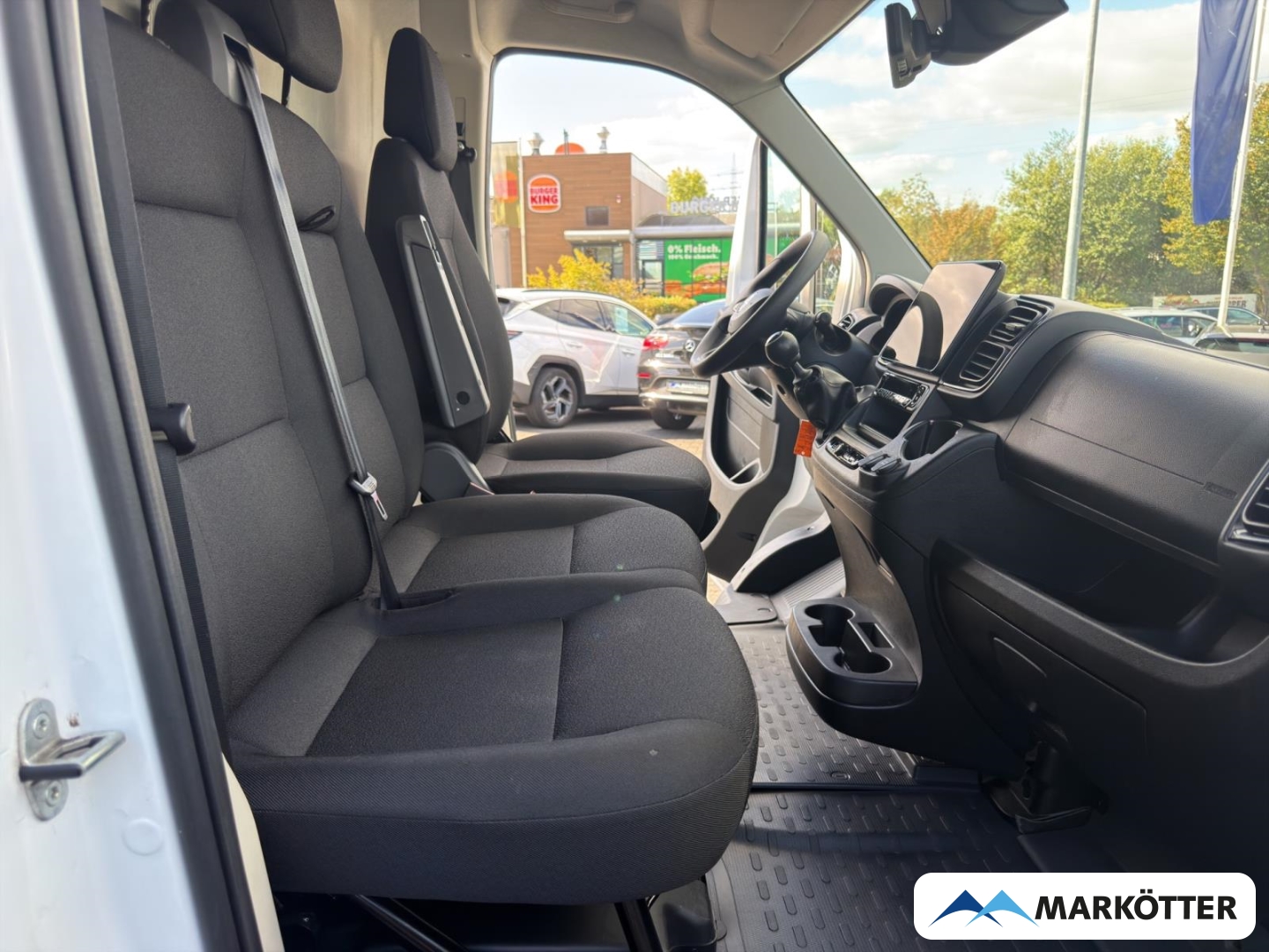 Fahrzeugabbildung Opel Movano Kasten 35 L4H2 BlueHDI 180/NAVI/Flügel./Carplay