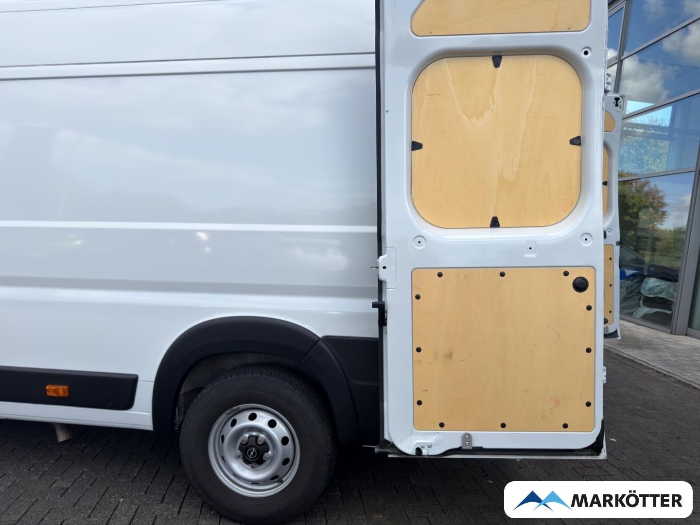 Fahrzeugabbildung Opel Movano Kasten 35 L4H2 BlueHDI 180/NAVI/Flügel./Carplay