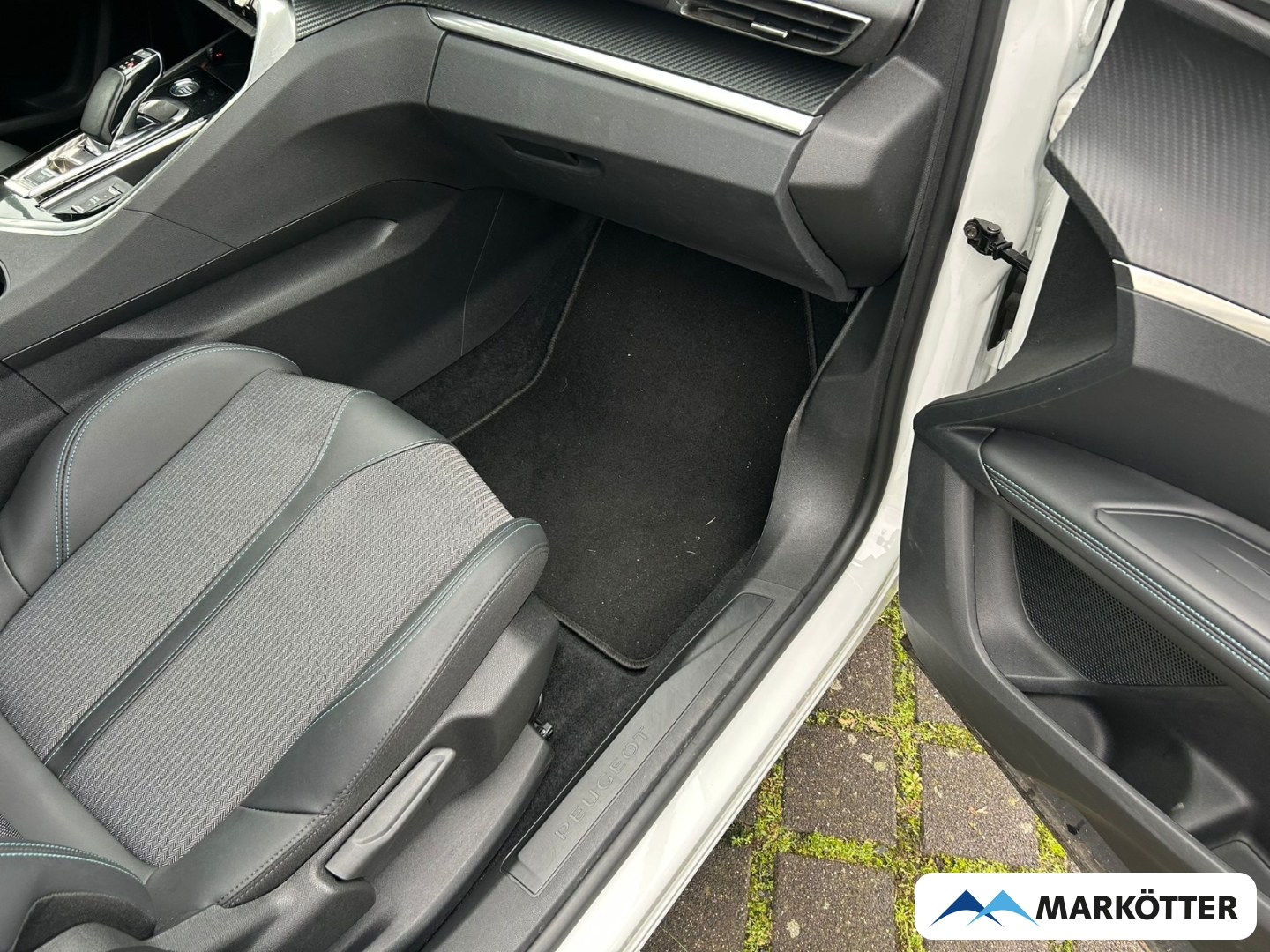 Fahrzeugabbildung Peugeot 3008 1.6 Hybrid 225(Plug-In),Allure ab 1,99%/CAM180°