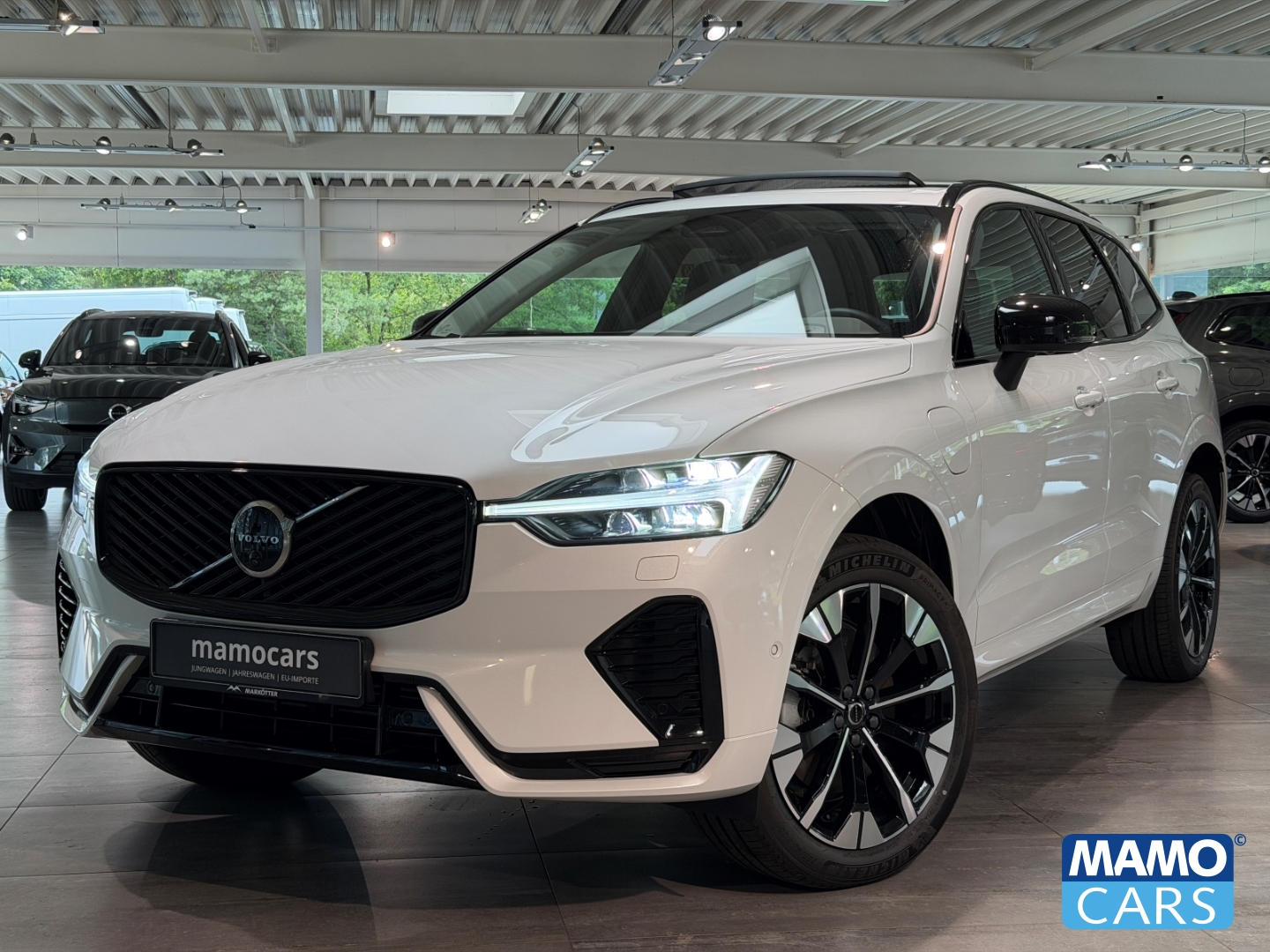 Fahrzeugabbildung Volvo XC60 T6 AWD Plus Dark FACELIFT AHK/HUD/PANO/ACC