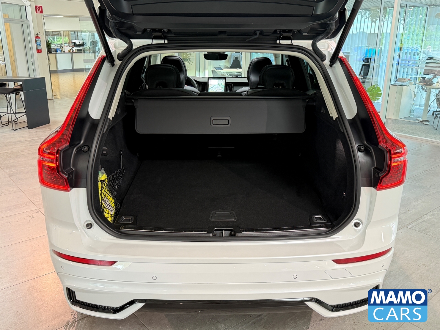 Fahrzeugabbildung Volvo XC60 T6 AWD Plus Dark FACELIFT AHK/HUD/PANO/ACC