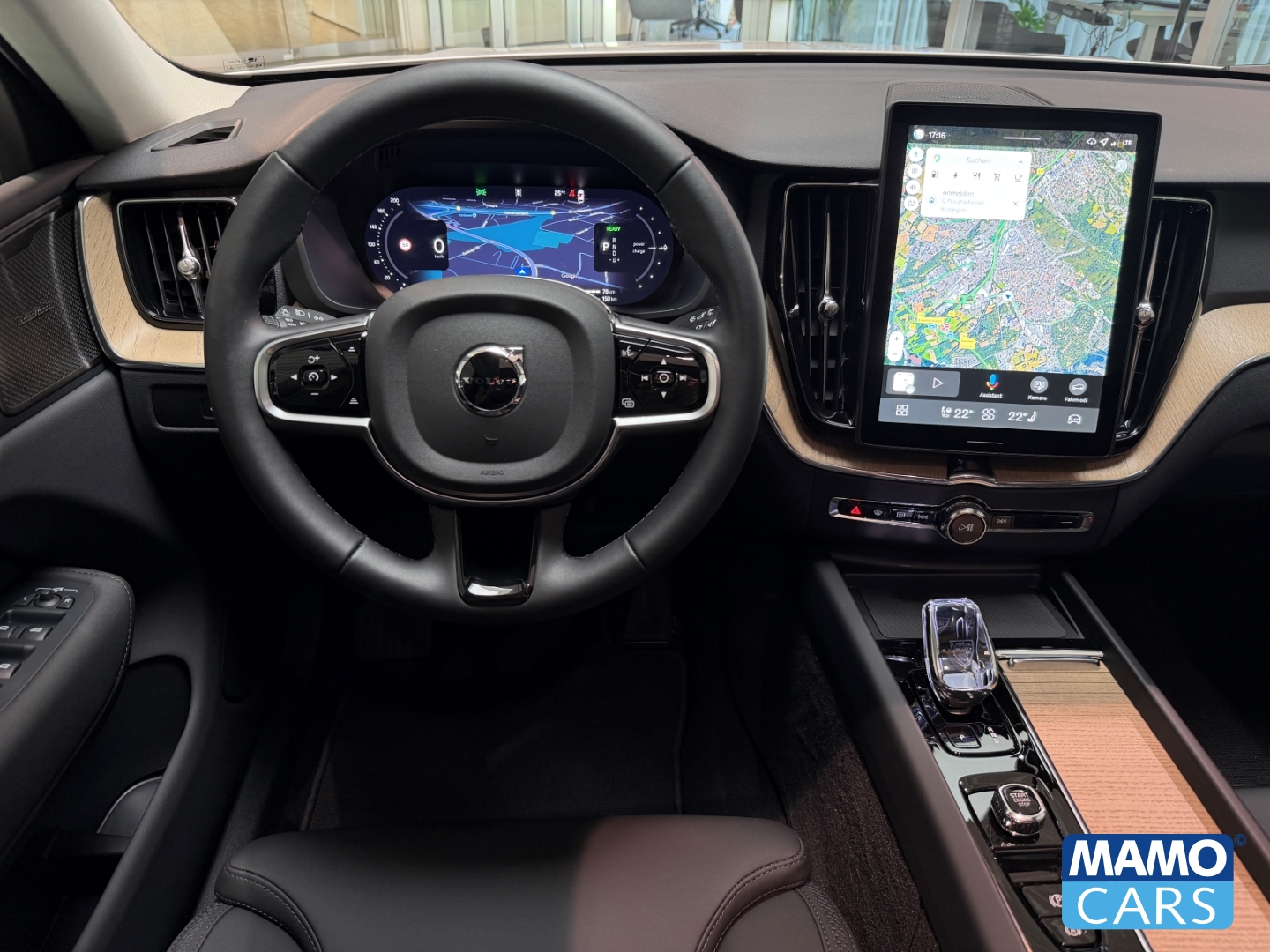 Fahrzeugabbildung Volvo XC60 T6 AWD Plus Dark FACELIFT AHK/HUD/PANO/ACC