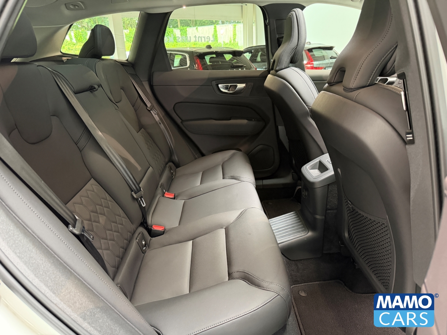 Fahrzeugabbildung Volvo XC60 T6 AWD Plus Dark FACELIFT AHK/HUD/PANO/ACC