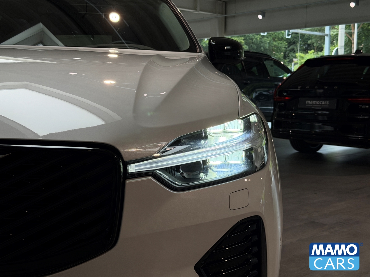 Fahrzeugabbildung Volvo XC60 T6 AWD Plus Dark FACELIFT AHK/HUD/PANO/ACC