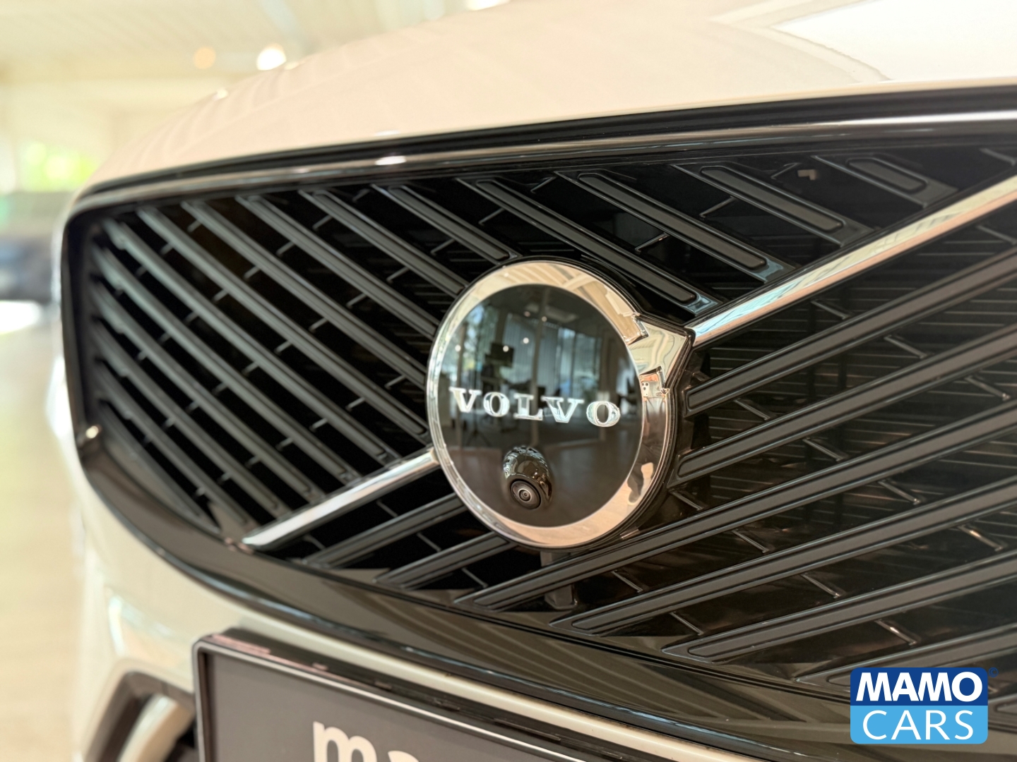 Fahrzeugabbildung Volvo XC60 T6 AWD Plus Dark FACELIFT AHK/HUD/PANO/ACC