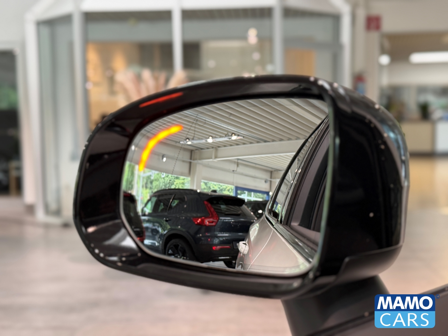 Fahrzeugabbildung Volvo XC60 T6 AWD Plus Dark FACELIFT AHK/HUD/PANO/ACC