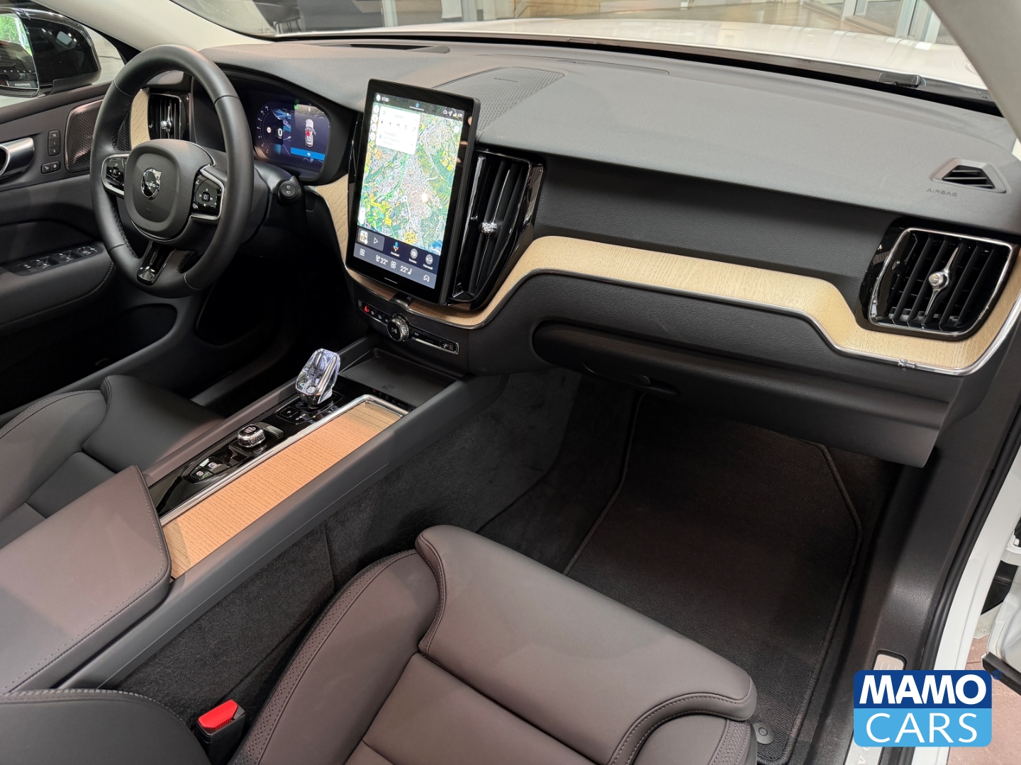 Fahrzeugabbildung Volvo XC60 T6 AWD Plus Dark FACELIFT AHK/HUD/PANO/ACC