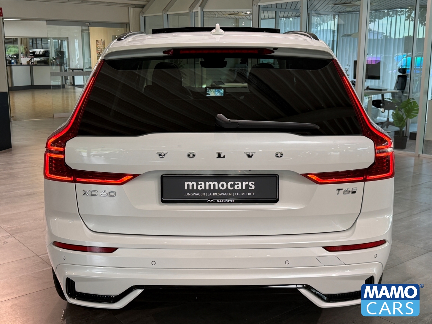 Fahrzeugabbildung Volvo XC60 T6 AWD Plus Dark FACELIFT AHK/HUD/PANO/ACC