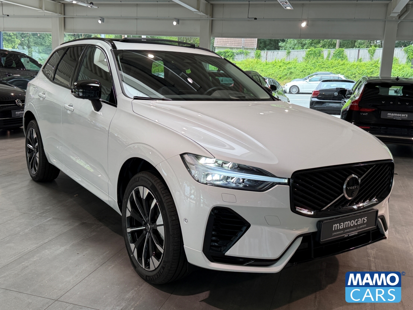 Fahrzeugabbildung Volvo XC60 T6 AWD Plus Dark FACELIFT AHK/HUD/PANO/ACC