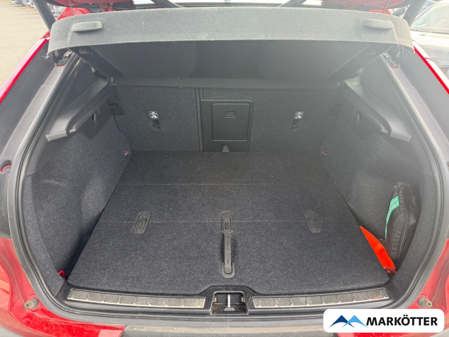 Fahrzeugabbildung Volvo C40 Ultimate Pure Electric ACC/BLIS/360°/H&K/SHZ