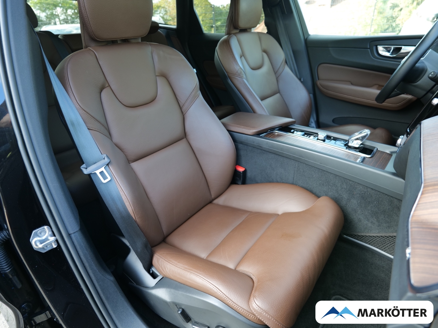 Fahrzeugabbildung Volvo XC60 B4 AWD Inscription ACC/BLIS/AHK/Leder Cognac