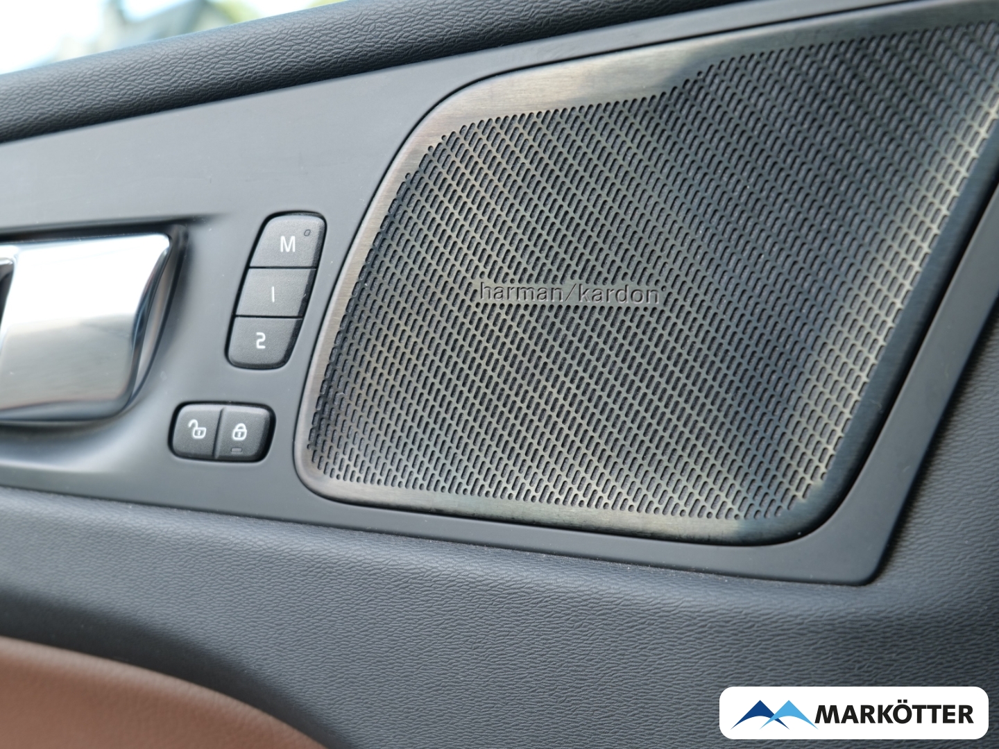 Fahrzeugabbildung Volvo XC60 B4 AWD Inscription ACC/BLIS/AHK/Leder Cognac
