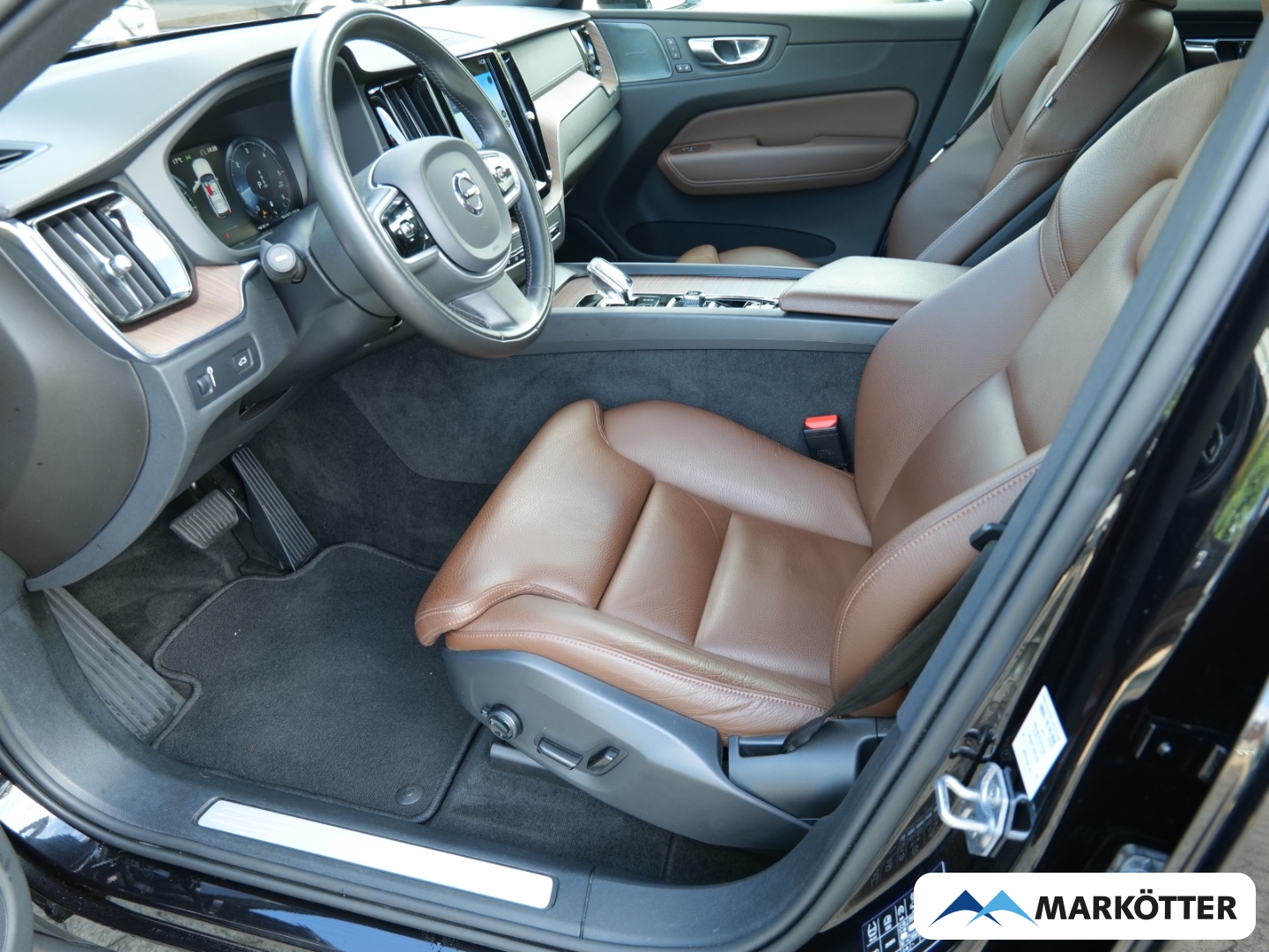 Fahrzeugabbildung Volvo XC60 B4 AWD Inscription ACC/BLIS/AHK/Leder Cognac