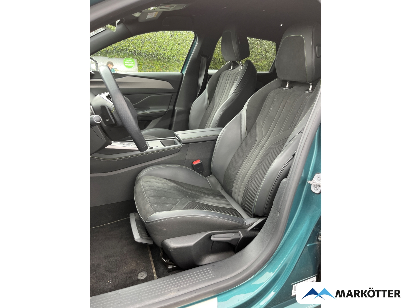 Fahrzeugabbildung Peugeot 308 SW GT Hybrid 180 ACC/Keyless/FSH/Matrix-LED