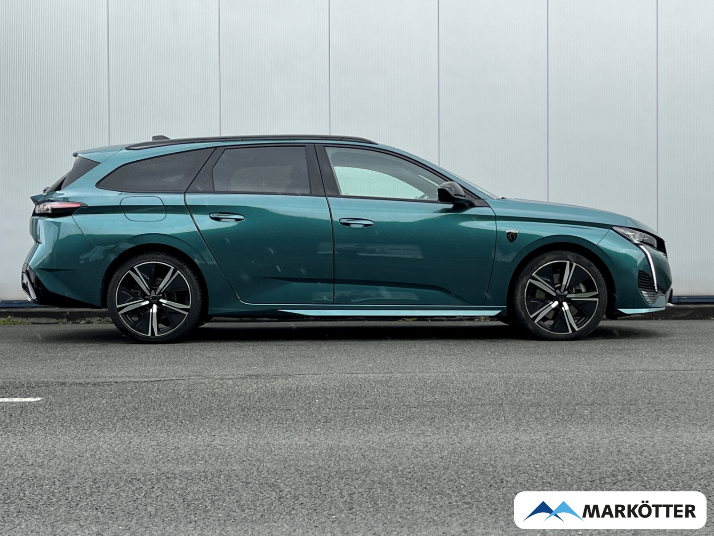 Fahrzeugabbildung Peugeot 308 SW GT Hybrid 180 ACC/Keyless/FSH/Matrix-LED