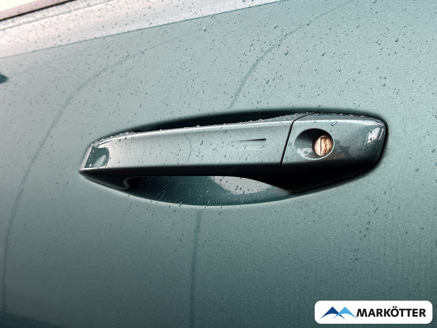 Fahrzeugabbildung Peugeot 308 SW GT Hybrid 180 ACC/Keyless/FSH/Matrix-LED