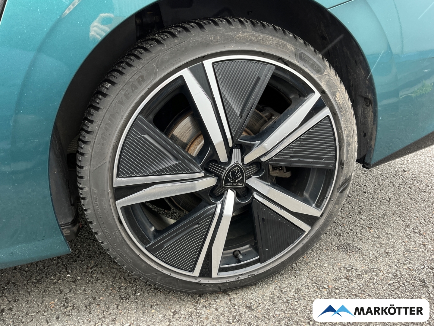 Fahrzeugabbildung Peugeot 308 SW GT Hybrid 180 ACC/Keyless/FSH/Matrix-LED