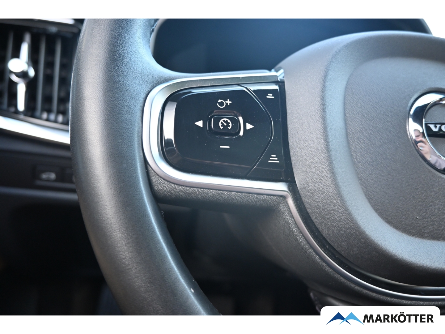 Fahrzeugabbildung Volvo V90 T8 AWD Plus Bright Recharge AHK/S-Dach/FourC